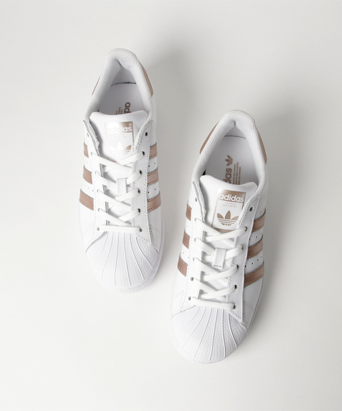 adidas（アディダス）の「オリジナルス スーパースター [SUPERSTAR W]（スニーカー・レディース・ホワイト・25.5cm/23.0cm/22.0cm/22.5cm/23.5cm/24.0cm/24.5cm/25.0cm）」の8枚目の写真