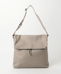 U.Q（ユウキュウ）の「レザーショルダーバッグ（ショルダーバッグ）」