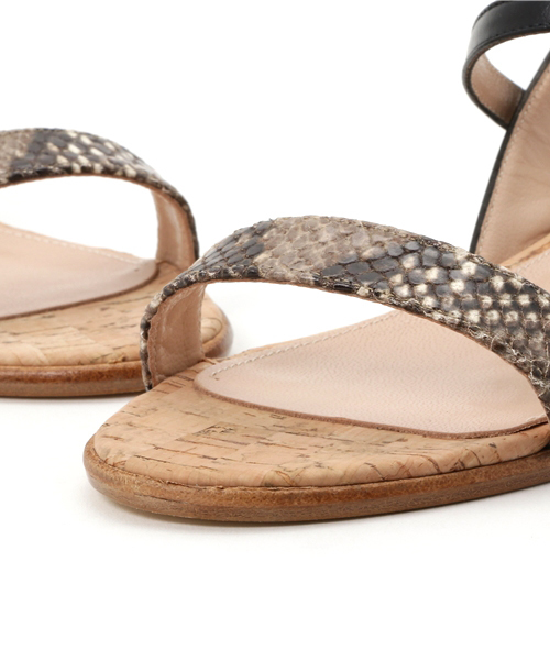 PELLICO SUNNY（ペリーコサニー）の「PELLICO SUNNY（ペリーコサニー）アンクルストラップサンダル（サンダル・レディース・ブラック/ネイビー・37/38/36）」の3枚目の写真