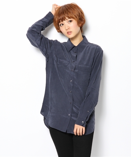 MIDWEST（ミッドウエスト）の「EQUIPMENT ダブルポケットシャツ（シャツ/ブラウス・レディース・ホワイト/ベージュ/ネイビー/ブルー/ダークブルー・X-SMALL/SMALL）」の2枚目の写真