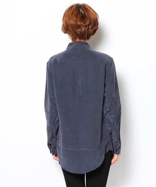 MIDWEST（ミッドウエスト）の「EQUIPMENT ダブルポケットシャツ（シャツ/ブラウス・レディース・ホワイト/ベージュ/ネイビー/ブルー/ダークブルー・X-SMALL/SMALL）」の12枚目の写真