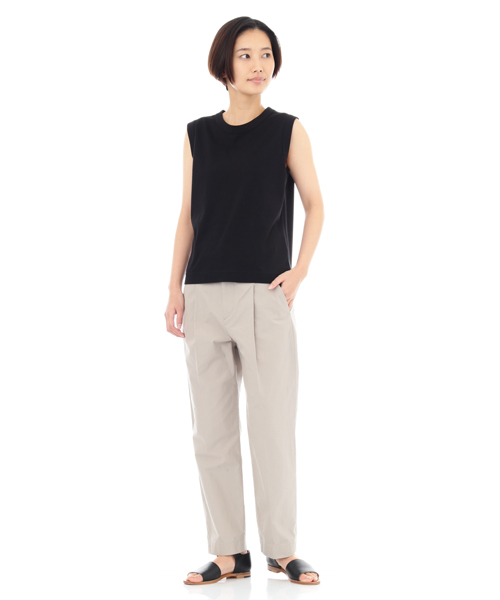 MARGARET HOWELL（マーガレットハウエル）の「COTTON LINEN SLEEVELESS JERSEY（Tシャツ/カットソー・レディース・ブラック/チャコール・2）」の6枚目の写真