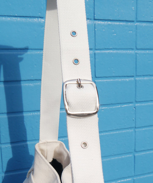 CORNERS（コーナーズ）の「ロゴ入りキャンバストートバック（トートバッグ・レディース・ホワイト/ブラック/アイボリー・FREE）」の6枚目の写真