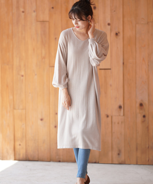 rps(アールピーエス)の「ボリューム袖Vネックニットワンピース(ワンピース・レディース・ベージュ/ラベンダー/アイボリー/ブラック/杢グレー/グレー系その他/キャメル/カーキ/ボルドー・M)」の6枚目の写真