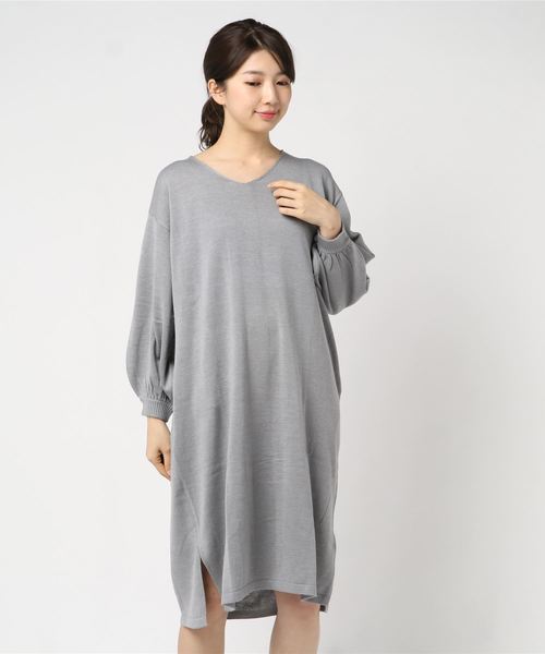 rps(アールピーエス)の「ボリューム袖Vネックニットワンピース(ワンピース・レディース・ベージュ/ラベンダー/アイボリー/ブラック/杢グレー/グレー系その他/キャメル/カーキ/ボルドー・M)」の17枚目の写真