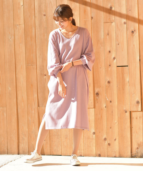 rps(アールピーエス)の「ボリューム袖Vネックニットワンピース(ワンピース・レディース・ベージュ/ラベンダー/アイボリー/ブラック/杢グレー/グレー系その他/キャメル/カーキ/ボルドー・M)」の15枚目の写真