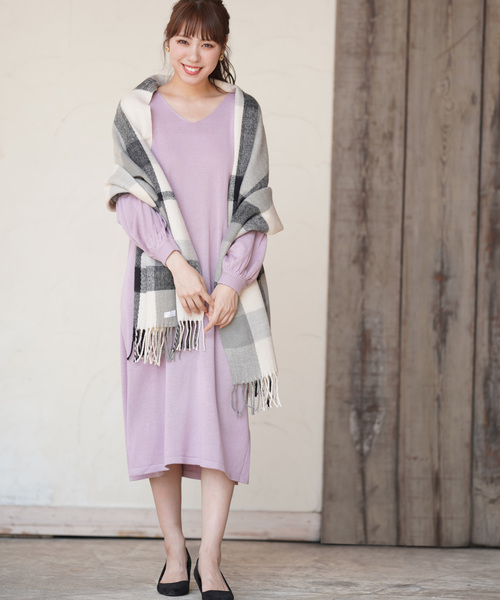 rps(アールピーエス)の「ボリューム袖Vネックニットワンピース(ワンピース・レディース・ベージュ/ラベンダー/アイボリー/ブラック/杢グレー/グレー系その他/キャメル/カーキ/ボルドー・M)」の22枚目の写真