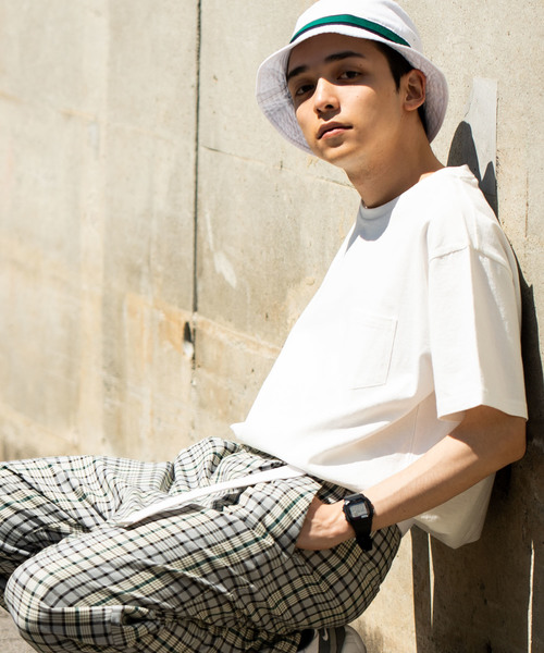 WEGO（ウィゴー）の「WEGO/USAコットンクルーネックポケットTシャツ（Tシャツ/カットソー・メンズ・ホワイト/ブラック/カーキ/ライトパープル/ネイビー/ベージュ/サックスブルー/レッド/ベージュ系その他/パープル/ダークグリーン/ワイン/ブラウン・LARGE/SMALL/MEDIUM）」の2枚目の写真