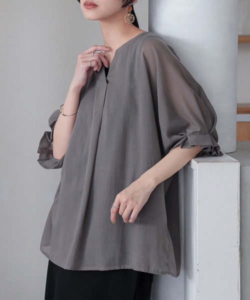 n'OrLABEL（ノアールレーベル）の「『洗練タックデザインブラウス』（シャツ/ブラウス・レディース・ホワイト/ブラック/オレンジ系その他/カーキオリーブ・FREE）」の3枚目の写真