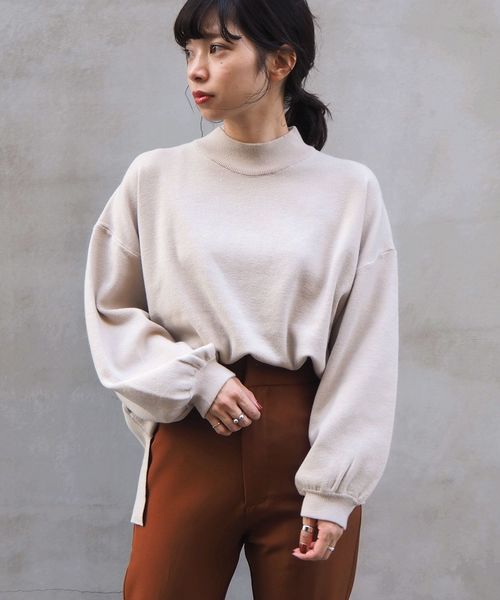 tiptop（ティップトップ）の「[新色登場]総針ボリューム袖ハイネックプルオーバー（ニット/セーター・レディース・ブラック/ベージュ/パープル/アイボリー/グレイッシュベージュ/ブルー/スモークピンク/ダークグレー/モカ/ダークブルー/グリーン・FREE）」の6枚目の写真