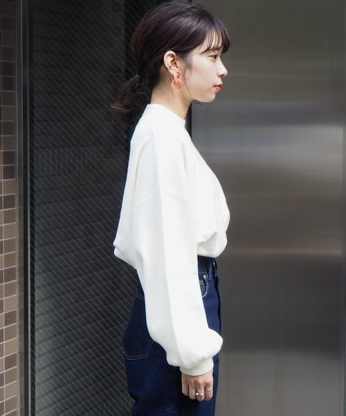 tiptop（ティップトップ）の「[新色登場]総針ボリューム袖ハイネックプルオーバー（ニット/セーター・レディース・ブラック/ベージュ/パープル/アイボリー/グレイッシュベージュ/ブルー/スモークピンク/ダークグレー/モカ/ダークブルー/グリーン・FREE）」の16枚目の写真