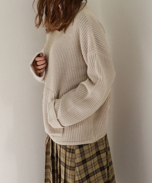 PairPair（ペアペア）の「ドロスト＆ポケット付きモックネックニット（ニット/セーター・レディース・その他/ライトベージュ/ベージュ・MEDIUM/LARGE）」の13枚目の写真