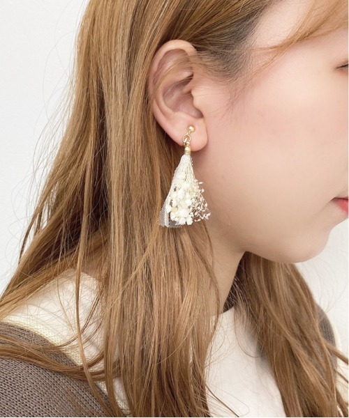apres jour(アプレジュール)の「【apres jour×ARIAZ】チュールブーケイヤリング(イヤリング・レディース・ホワイト/ピンク/ラベンダー・FREE)」の5枚目の写真