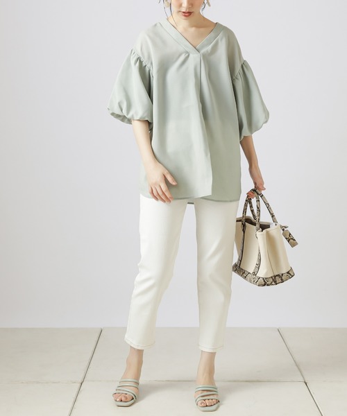 natural couture（ナチュラルクチュール）の「ベルト付きストレッチデニムパンツ（デニムパンツ・レディース・オフホワイト/ブルー/ケミカルウォッシュ・SMALL/MEDIUM）」の13枚目の写真