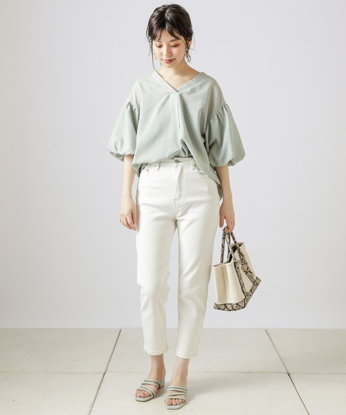 natural couture（ナチュラルクチュール）の「ベルト付きストレッチデニムパンツ（デニムパンツ・レディース・オフホワイト/ブルー/ケミカルウォッシュ・SMALL/MEDIUM）」の10枚目の写真