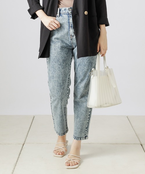 natural couture（ナチュラルクチュール）の「ベルト付きストレッチデニムパンツ（デニムパンツ・レディース・オフホワイト/ブルー/ケミカルウォッシュ・SMALL/MEDIUM）」の6枚目の写真