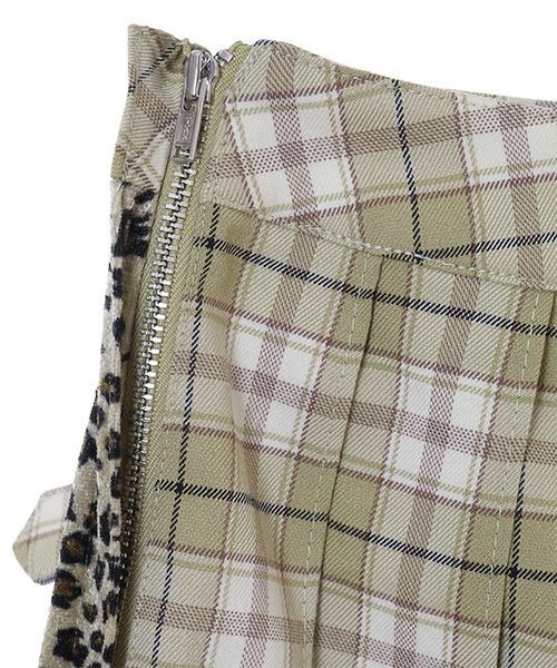 Candy Stripper（キャンディストリッパー）の「ADDICTION PLEATS MINI スカート（スカート・レディース・ベージュ/レッド/グリーン・1/2）」の13枚目の写真