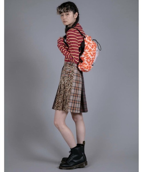 Candy Stripper（キャンディストリッパー）の「ADDICTION PLEATS MINI スカート（スカート・レディース・ベージュ/レッド/グリーン・1/2）」の12枚目の写真