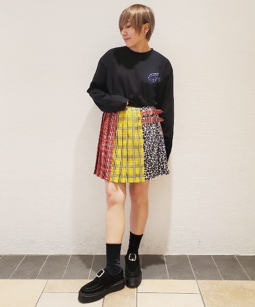 Candy Stripper（キャンディストリッパー）の「ADDICTION PLEATS MINI スカート（スカート・レディース・ベージュ/レッド/グリーン・1/2）」の17枚目の写真