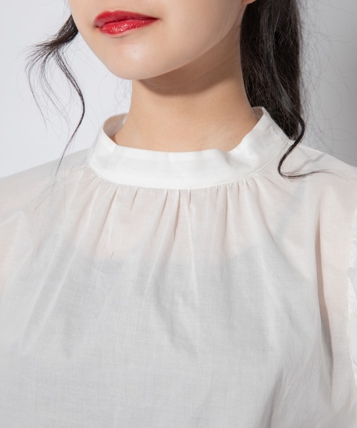 Mysa&Liina（ミーサリーナ）の「袖ボリュームブラウス（シャツ/ブラウス・レディース・グレイッシュベージュ/グリーン/オフホワイト/ブラック/サックスブルー・M）」の6枚目の写真