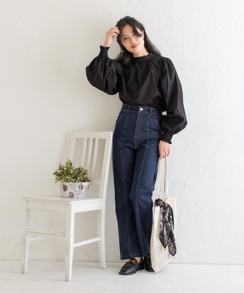 Mysa&Liina（ミーサリーナ）の「袖ボリュームブラウス（シャツ/ブラウス・レディース・グレイッシュベージュ/グリーン/オフホワイト/ブラック/サックスブルー・M）」の18枚目の写真