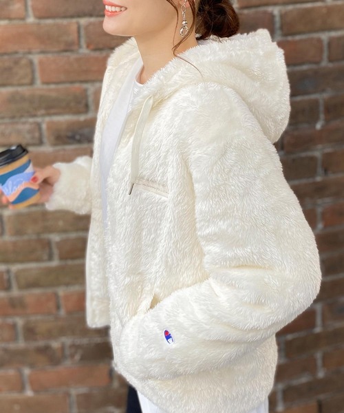 Champion(チャンピオン)の「チャンピオンシェルパフーディブルゾン(ブルゾン・レディース・ブラック/ブルー系その他/チャコール/オリーブ/オフホワイト/ベージュ・FREE/XL/L)」の2枚目の写真