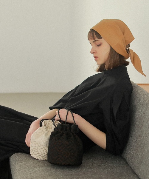 EFOLE（エフォル）の「【EFOLE】ジャガード　巾着　バッグ（エコバッグ/サブバッグ・レディース・ブラック/オフホワイト・FREE）」の11枚目の写真