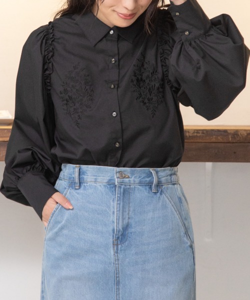 Mysa&Liina(ミーサリーナ)の「レトロ刺繍ブラウス(シャツ/ブラウス・レディース・オフホワイト/ブラック/グレイッシュベージュ・M)」の3枚目の写真