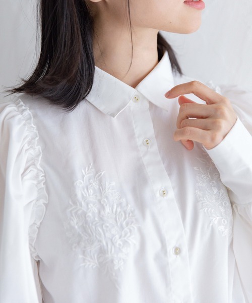 Mysa&Liina(ミーサリーナ)の「レトロ刺繍ブラウス(シャツ/ブラウス・レディース・オフホワイト/ブラック/グレイッシュベージュ・M)」の17枚目の写真