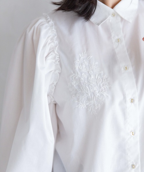 Mysa&Liina(ミーサリーナ)の「レトロ刺繍ブラウス(シャツ/ブラウス・レディース・オフホワイト/ブラック/グレイッシュベージュ・M)」の19枚目の写真