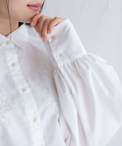 Mysa&Liina(ミーサリーナ)の「レトロ刺繍ブラウス(シャツ/ブラウス・レディース・オフホワイト/ブラック/グレイッシュベージュ・M)」の20枚目の写真