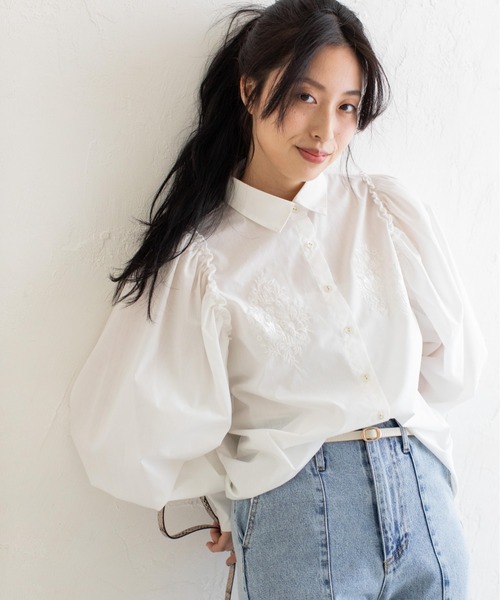 Mysa&Liina(ミーサリーナ)の「レトロ刺繍ブラウス(シャツ/ブラウス・レディース・オフホワイト/ブラック/グレイッシュベージュ・M)」の4枚目の写真