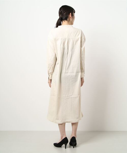 ehka sopo(エヘカソポ)の「コードパイピング切替ワンピース(ワンピース・レディース・キナリ/ブルー/オフホワイト・フリ-)」の4枚目の写真