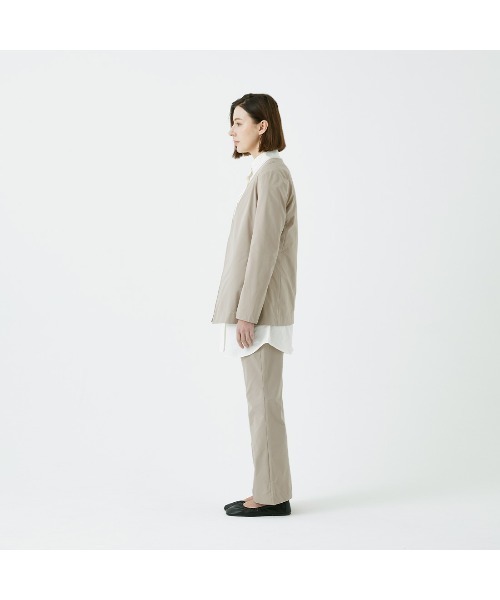 CHRONE(クロネ)の「CHRONE borderless straight trousers -female-(スラックス・レディース・ブラック/ベージュ/ネイビー・S/M/L)」の4枚目の写真