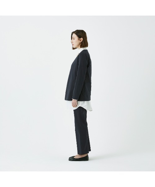 CHRONE(クロネ)の「CHRONE borderless straight trousers -female-(スラックス・レディース・ブラック/ベージュ/ネイビー・S/M/L)」の9枚目の写真