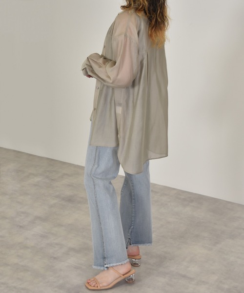 w closet（ダブルクローゼット）の「バンドカラーシアーシャツ（シャツ/ブラウス・レディース・ライトグレー/ライトベージュ・マルチサイズ）」の7枚目の写真