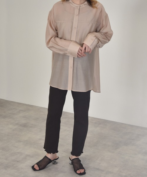 w closet（ダブルクローゼット）の「バンドカラーシアーシャツ（シャツ/ブラウス・レディース・ライトグレー/ライトベージュ・マルチサイズ）」の3枚目の写真