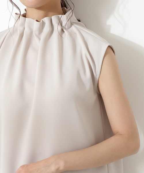 N.（N. Natural Beauty Basic）（エヌエヌナチュラルビューティーベーシック）の「【追加生産】◆ペーパーバックノースリーブブラウス（シャツ/ブラウス・レディース・グレー/クリーム/ブラック/カーキ/ドット・MEDIUM）」の19枚目の写真