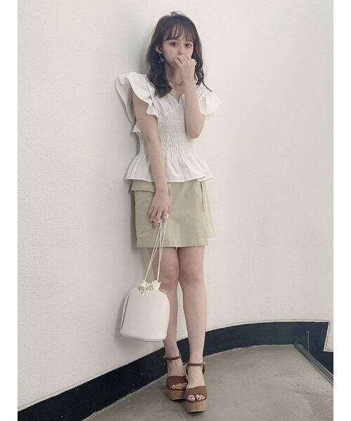 dazzlin（ダズリン）の「サイドポケットイレミニスカート（スカート・レディース・ベージュ/インディゴブルー・SMALL/MEDIUM）」の3枚目の写真