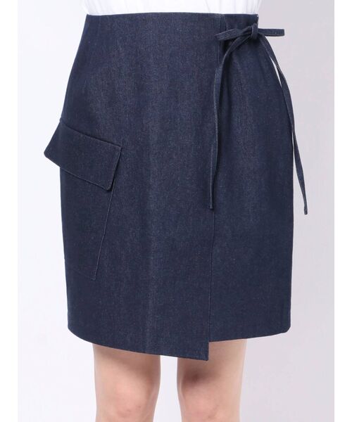 dazzlin（ダズリン）の「サイドポケットイレミニスカート（スカート・レディース・ベージュ/インディゴブルー・SMALL/MEDIUM）」の7枚目の写真