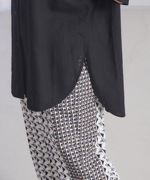 qualite（カリテ）の「レーヨンリネンシアーシャツ（シャツ/ブラウス・レディース・グリーン/キャメル/ブラック・フリー）」の5枚目の写真