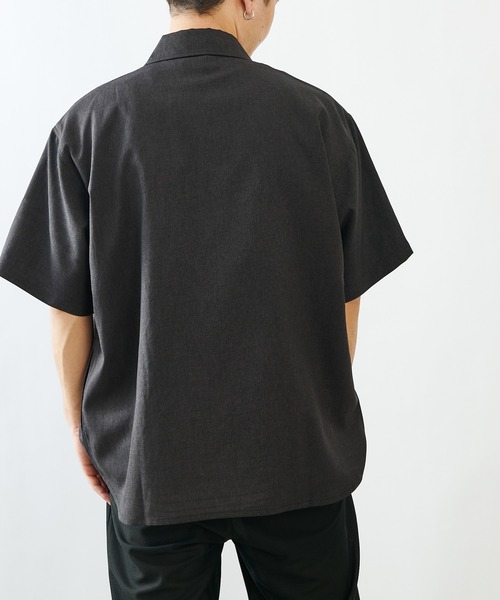 COLONY 2139（コロニートゥーワンスリーナイン）の「ポリトロフラップポケットミリタリー半袖シャツ(セットアップ可)/ビッグシルエット・オーバーサイズ（シャツ/ブラウス・メンズ・ブラック/グレー/カーキ・MEDIUM/LARGE）」の15枚目の写真