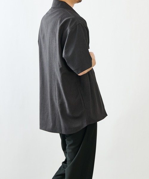 COLONY 2139（コロニートゥーワンスリーナイン）の「ポリトロフラップポケットミリタリー半袖シャツ(セットアップ可)/ビッグシルエット・オーバーサイズ（シャツ/ブラウス・メンズ・ブラック/グレー/カーキ・MEDIUM/LARGE）」の4枚目の写真