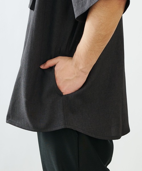 COLONY 2139（コロニートゥーワンスリーナイン）の「ポリトロフラップポケットミリタリー半袖シャツ(セットアップ可)/ビッグシルエット・オーバーサイズ（シャツ/ブラウス・メンズ・ブラック/グレー/カーキ・MEDIUM/LARGE）」の14枚目の写真