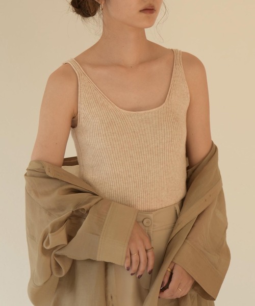 Amiur（エミレ）の「rib knit tank top（タンクトップ・レディース・ブラウン/オートミール・FREE）」の5枚目の写真