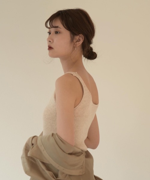 Amiur（エミレ）の「rib knit tank top（タンクトップ・レディース・ブラウン/オートミール・FREE）」の15枚目の写真