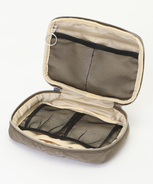 ikka（イッカ）の「チックガジェットポーチ 無地（ポーチ・レディース・ブラック/モカ・FREE）」の6枚目の写真