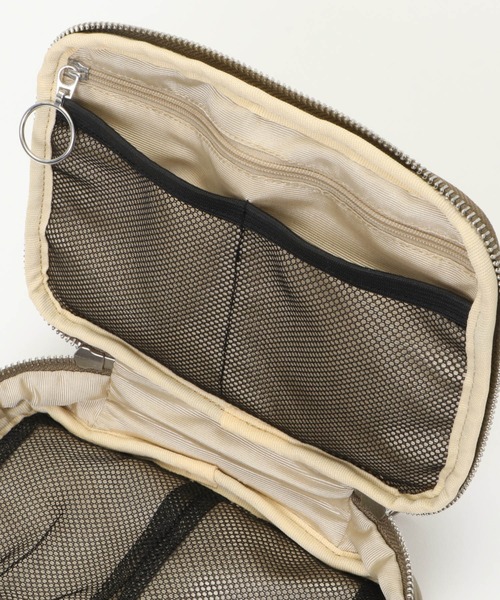 ikka（イッカ）の「チックガジェットポーチ 無地（ポーチ・レディース・ブラック/モカ・FREE）」の12枚目の写真