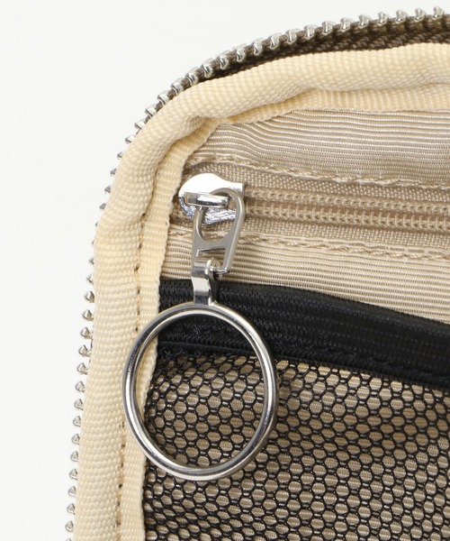 ikka（イッカ）の「チックガジェットポーチ 無地（ポーチ・レディース・ブラック/モカ・FREE）」の13枚目の写真