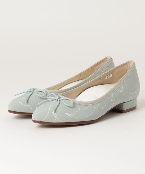 AcureZ（アキュアーズ）の「【made in japan】2cmヒール　リボンパンプス（パンプス・レディース・グレー/イエロー/レッド/グレー系その他/ブラウン系その他/レッド系その他/ブルー系その他/グリーン系その他/イエロー系その他/ミント/ベージュ系その他2/ネイビー系1・25.0cm/23.5cm/23.0cm/24.0cm/22.5cm/22.0cm/24.5cm）」の6枚目の写真